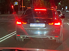 Иностранца, который разъезжал по Благовещенску с госномером серии «ВОР», выдворили из России