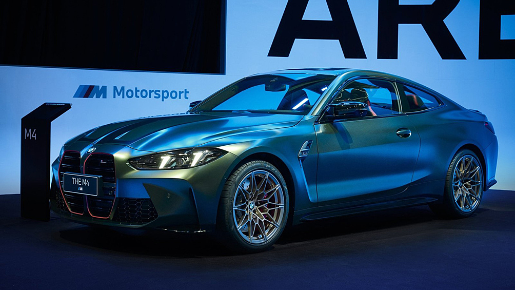 BMW специально для Китая подготовила спорткар M4 в версии Nurburgring Edition, посвящённой легендарному немецкому автодрому. Из особенностей — эксклюзивный цвет кузова, спортивные акценты в салоне и тираж в 53 экземпляра.