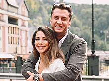 Засветила животик: Павла Прилучного и Зепюр Брутян поздравляют с пополнением