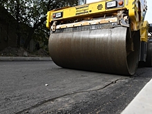 На юге Волгограда асфальтируют дорогу на улице Кооперативной