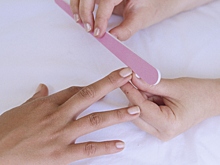 Эксперт ответила, можно ли заразиться ВИЧ через маникюр