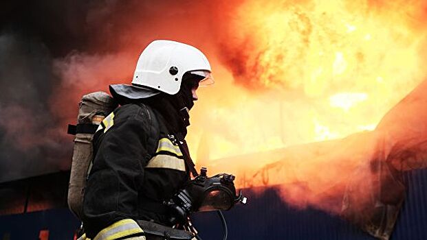 Пожарные спасли шесть человек при возгорании в Иркутске