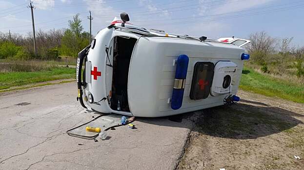 В ДТП с машиной скорой помощи в Саратовской области пострадала фельдшер