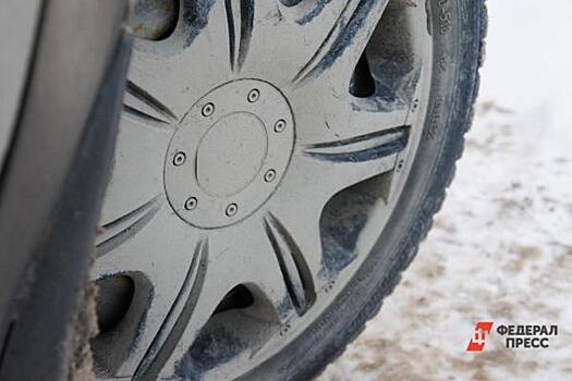 Несколько машин и карета скорой помощи столкнулись в Барнауле. Есть пострадавшие