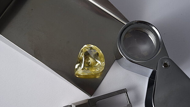 В Якутии добыли жёлтый алмаз года
