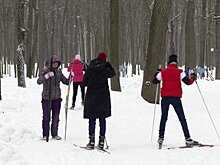В Пензе студенты пробежали на лыжах по Олимпийской аллее