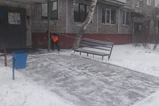 В Оренбурге ночью улицы от снега убирали 78 единиц техники