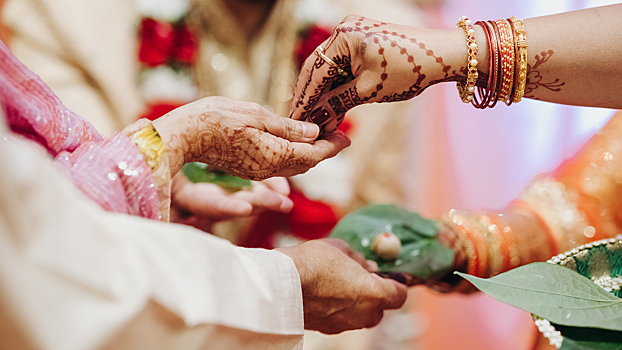 В Индии прошла свадьба 103-летнего мужчины и 49-летней женщины