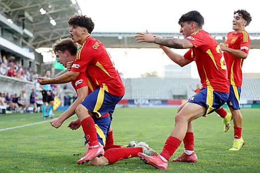 Испания U19 победила Германию в матче с 11 голами и вышла в финал чемпионата Европы