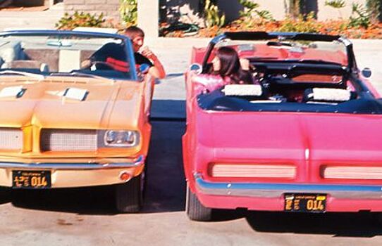 Как звезды 60-х любили Ford Mustang
