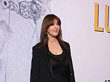 Актриса Моника Беллуччи в прозрачном топе снялась на гала-вечере