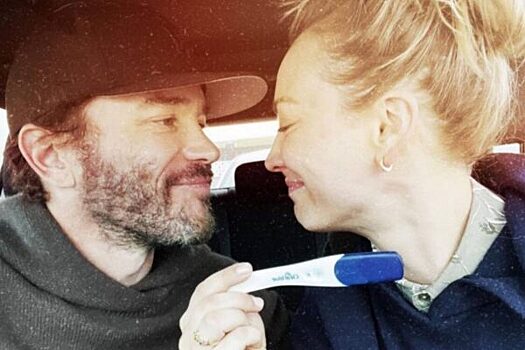 Звезда «Теории большого взрыва» Кейли Куоко ждёт дочь