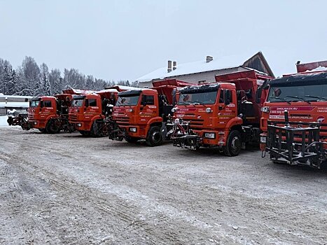 Для содержания дорог Кировской области приобрели еще 14 новых комбинированных дорожных машин