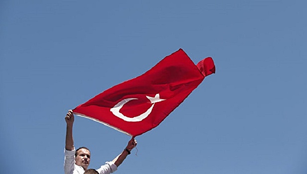 Прокурдская партия остановила свою работу в парламенте Турции