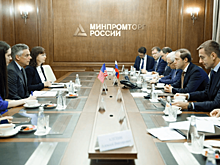 Денис Мантуров провел встречу с Чрезвычайным и Полномочным Послом США в Российской Федерации Джоном Хантсманом