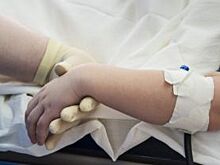 Красноярские врачи пришили 8-летней девочке оторванный в бассейне палец