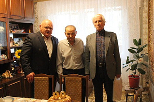 В Самарской области поздравили ветерана уголовного розыска с 90-летием