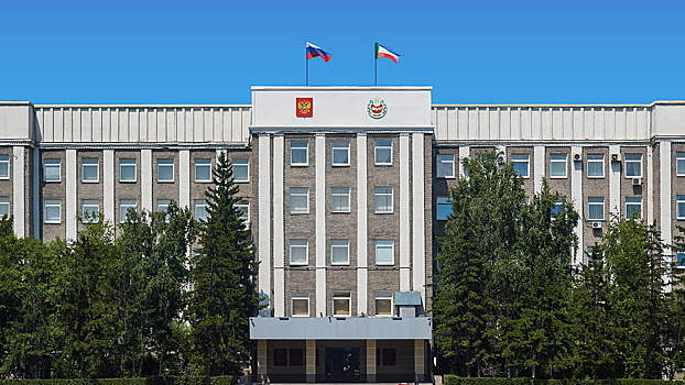 Чиновники в Хакасии начислили себе 36 дополнительных окладов