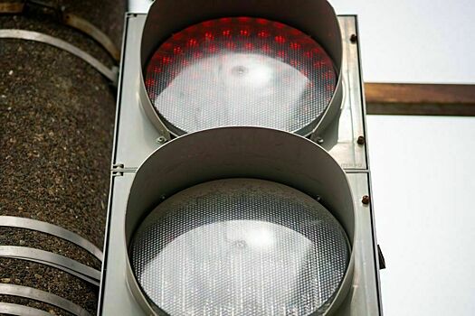 В Кирове заработают новые пешеходные светофоры с вызывным устройством