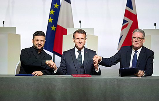 Кремль: Передача Киеву ядерной бомбы граничит с безумием