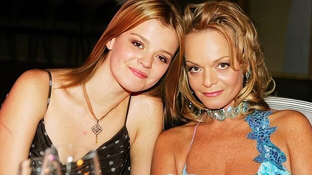 «Я всегда ее боялась». Почему дочь Ларисы Долиной живет с мамой в 40 лет