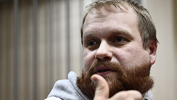 Демушкин останется под домашним арестом еще на полгода