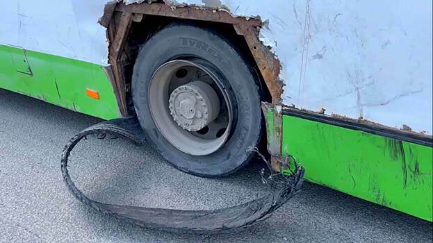 Денис Пырлог - о взорвавшемся у пассажирского автобуса колесе: Повезло, что лопнуло заднее