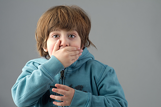 Мальчик смело прогнал мужчин, которые пытались заманить его в машину и похитить