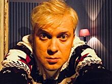 Сергей Светлаков в день своего 42-летия опубликовал в Instagram архивное фото из роддома