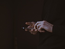 Китайские ученые выяснили, чем грозит зависимость от смартфона