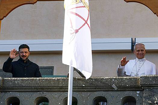 В Киеве указали на странную ситуацию с Зеленским и Папой Римским