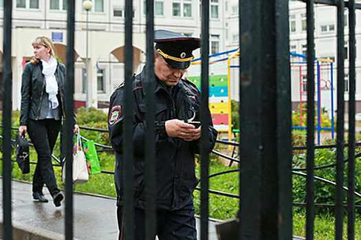 В Москве эвакуируют школу