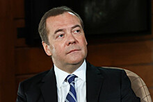Медведев назвал исторически оправданным решение РФ выйти из диалога с Японией по Курилам