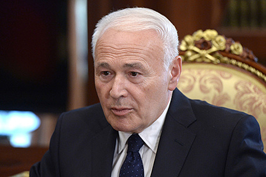 Губернатор Печеный позвал иностранцев на Колыму