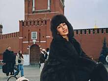 Модель Валентина Иванова снялась в шубе на Красной площади