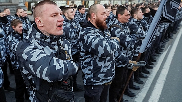 На Украине зреет вооруженный переворот: национальные батальоны снимаются с фронта