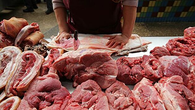 Эксперты объяснили снижение импорта мяса в Россию