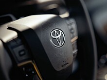 Toyota объяснила, зачем регистрирует модели в России