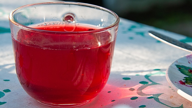 Волгоградцам рассказали о пользе и вреде соков, компотов и морсов