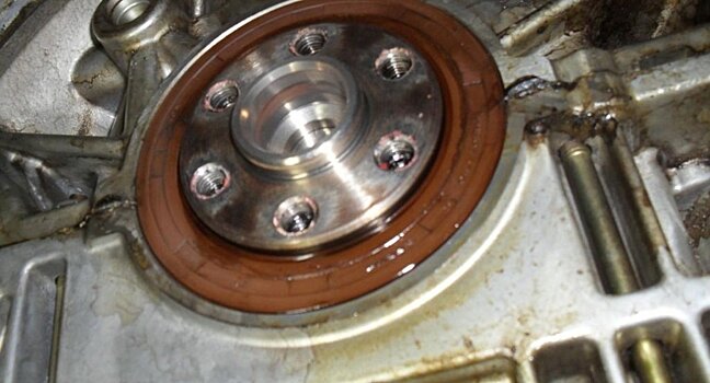 Потекли сальники КПП, «раздатки» или редуктора моста? Ремонтируем сами