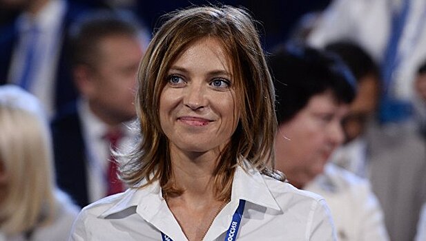 Поклонская села за руль комбайна