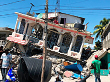 Первый российский самолет с гуманитарной помощью прибыл на Гаити