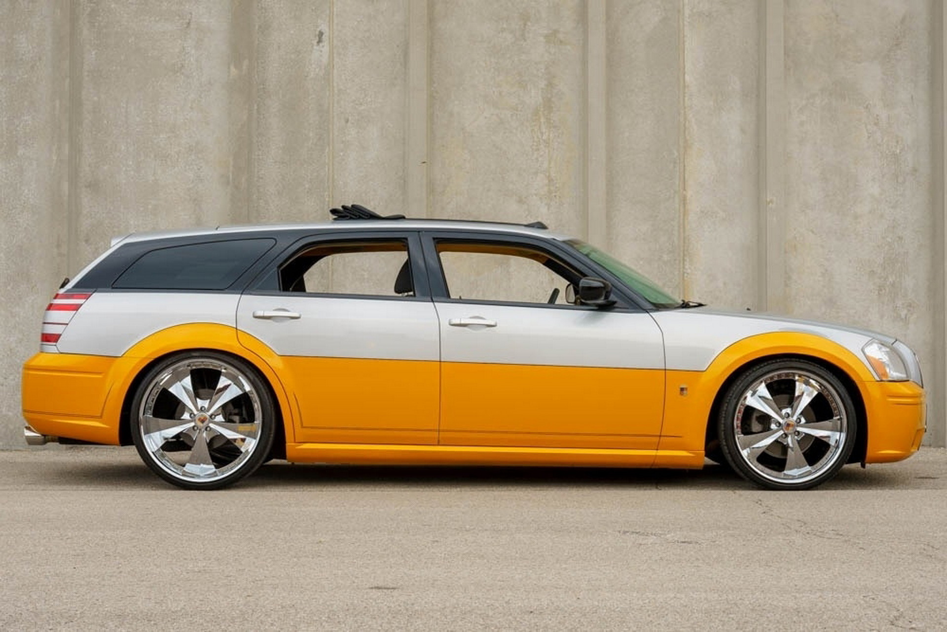  Dodge Magnum      - 