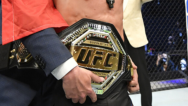 Ян опубликовал фото с поясом чемпиона UFC