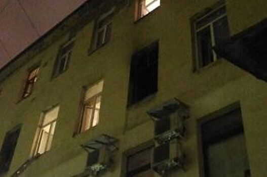 На Московском проспекте загорелась коммунальная квартира