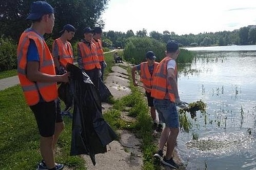 У подростков района Старое Крюково в разгаре трудовое лето