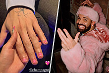 Рэпер Дрейк покрасил ногти на руках в розовый цвет