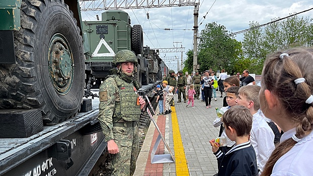 Агитпоезд Минобороны с трофеями СВО сделал остановку в Астрахани