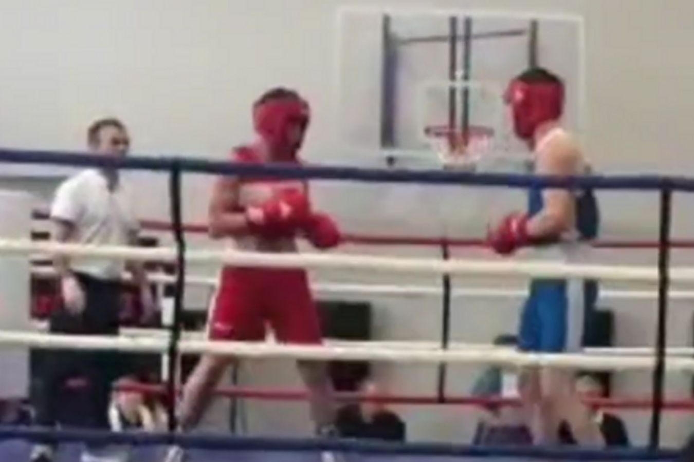 Появилось видео удара, после которого 14-летний юноша скончался на турнире по боксу