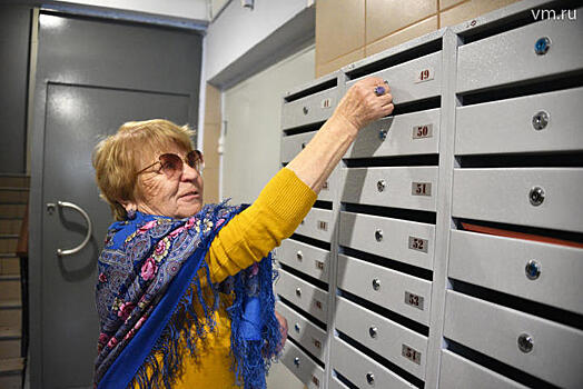 Корреспондент «ВМ» помог жильцам починить почтовые ящики